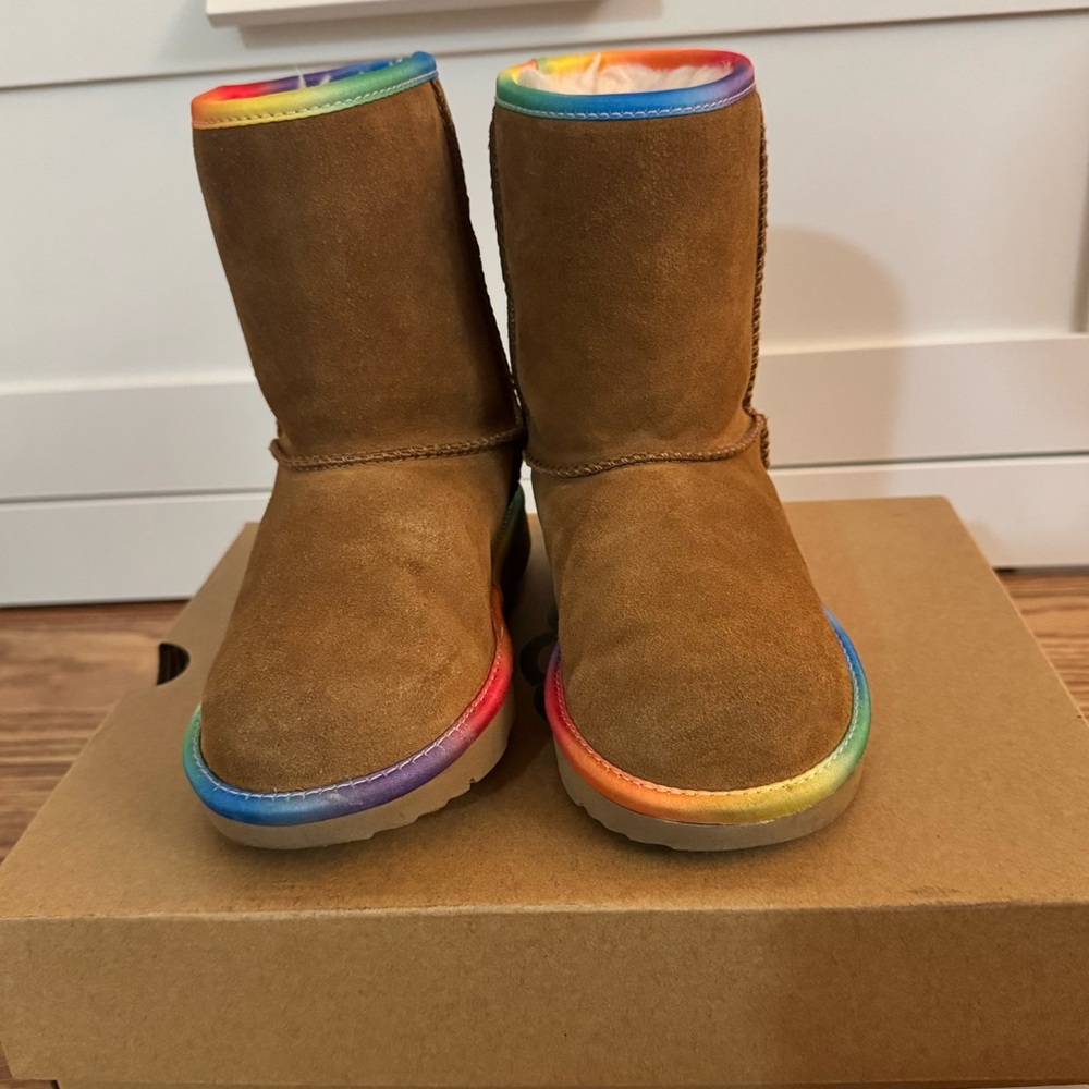 UGG Kids Boots in Brown with Rainbow Trim